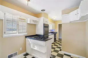 2456 Elmwood Cir SE, Atlanta, GA 30339 - Photo 6