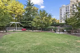 799 Hammond Dr, Sandy Springs, GA 30328 - Photo 20