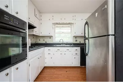 5860 Greenbrier Road NE, Atlanta, GA 30328 - Photo 6