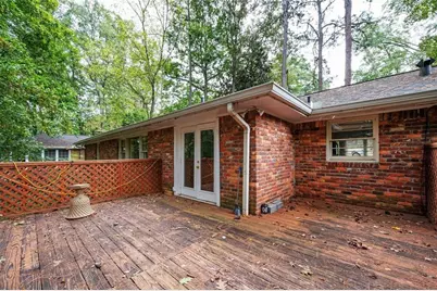 5860 Greenbrier Road NE, Atlanta, GA 30328 - Photo 22
