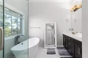 823 Canterbury Overlook, Atlanta, GA 30324 - Photo 8