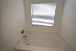 225 Borders St, Jefferson, GA 30549 - Photo 10