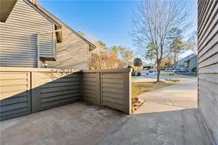 1064 Creatwood Circle SE, Smyrna, GA 30080 - Photo 8