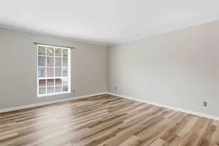 5506 Kingsport Dr, Atlanta, GA 30342 - Photo 4