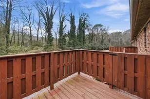 5506 Kingsport Dr, Atlanta, GA 30342 - Photo 14