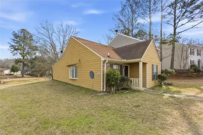 8811 W Chase Drive, Douglasville, GA 30134 - Photo 2