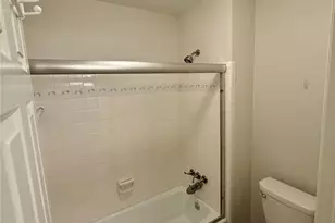 410 Emerald Pkwy, Sugar Hill, GA 30518 - Photo 18