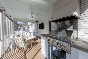 6250 Weatherly Dr, Atlanta, GA 30328 - Photo 58