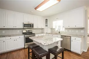 1426 Brighton Pl, Loganville, GA 30052 - Photo 10