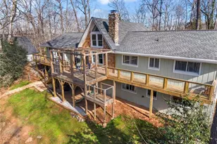 422 Buckingham Dr, Marietta, GA 30066 - Photo 2