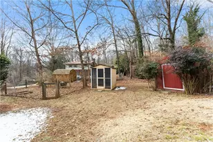 1002 Dixon Dr, Gainesville, GA 30501 - Photo 32