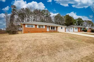 1924 Mural Cir, Morrow, GA 30260 - Photo 2