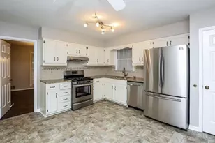 3999 Tall Pine Dr, Marietta, GA 30062 - Photo 4