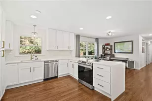 310 Brook Dr, Atlanta, GA 30328 - Photo 10