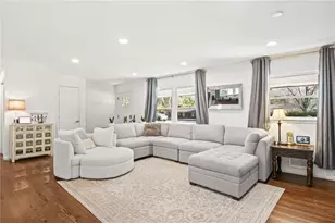 310 Brook Dr, Atlanta, GA 30328 - Photo 6