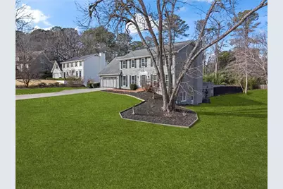 521 Creekwood Drive, Marietta, GA 30068 - Photo 2