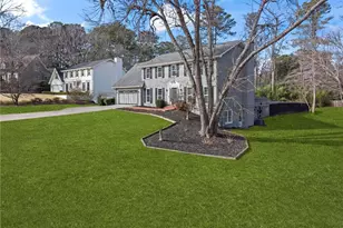 521 Creekwood Dr, Marietta, GA 30068 - Photo 2