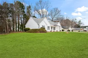 2501 Baysridge Dr NW, Kennesaw, GA 30152 - Photo 12