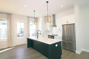 151 Chestnut Cir, Atlanta, GA 30342 - Photo 10