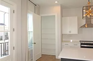 151 Chestnut Cir, Atlanta, GA 30342 - Photo 14