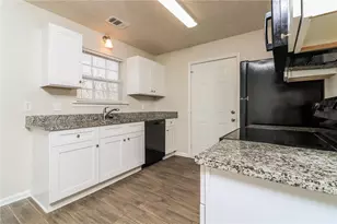 6793 Creeks Edge Ct, Flowery Branch, GA 30542 - Photo 10