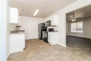 6793 Creeks Edge Ct, Flowery Branch, GA 30542 - Photo 8