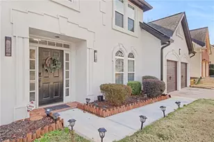 1010 Vinebrook Ln, Alpharetta, GA 30005 - Photo 2