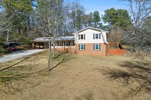 301 Briarwood Dr, Calhoun, GA 30701 - Photo 1