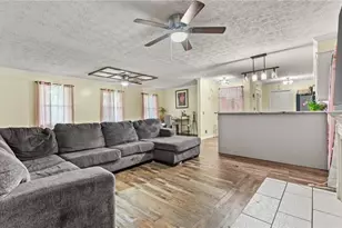 301 Briarwood Dr, Calhoun, GA 30701 - Photo 4