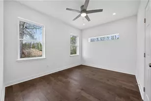 120 N Gwinnett St, Buford, GA 30518 - Photo 22