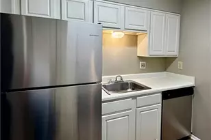 9400 Roberts Dr, Atlanta, GA 30350 - Photo 10