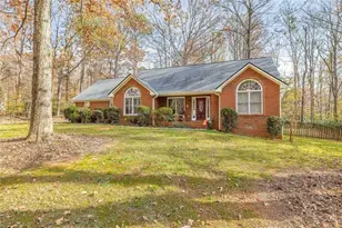 4609 Hunters Ct, Gainesville, GA 30507 - Photo 2