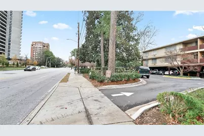 2637 Peachtree Road NE #207, Atlanta, GA 30305 - Photo 2