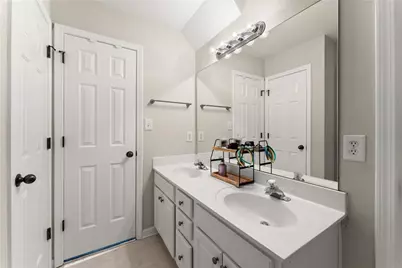 2705 Chandler Grove Drive, Buford, GA 30519 - Photo 32