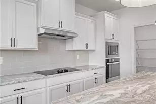 942 Homepark Circle, Buford, GA 30518 - Photo 8