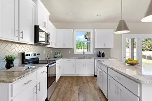 942 Homepark Circle, Buford, GA 30518 - Photo 10