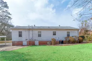 317 Georgia Ave, Winder, GA 30680 - Photo 4