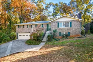 552 Duke Dr, Marietta, GA 30066 - Photo 2