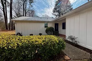 125 Lantern Ridge Dr, Alpharetta, GA 30009 - Photo 2