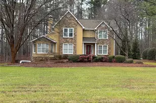 105 Oak Ridge Dr, Sharpsburg, GA 30277 - Photo 1