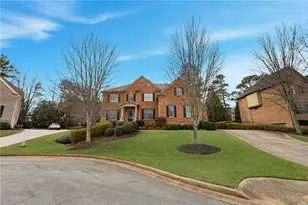 2555 Weddington Ridge NE, Marietta, GA 30068 - Photo 2