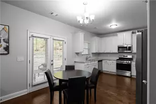 4142 Woodland Park Dr SW, Atlanta, GA 30331 - Photo 8