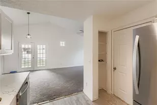 1025 Lakeside Cir, Covington, GA 30016 - Photo 14