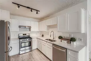 1025 Lakeside Cir, Covington, GA 30016 - Photo 12