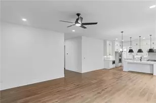 717 Keystone Dr, Woodstock, GA 30188 - Photo 4