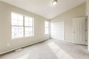 5713 Wells Cir, Stone Mountain, GA 30087 - Photo 4