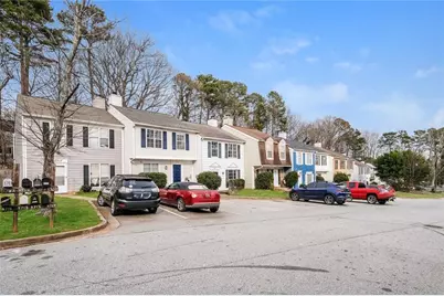 5713 Wells Circle, Stone Mountain, GA 30087 - Photo 2