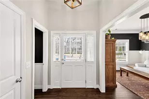 1533 Gilstrap Ln NW, Atlanta, GA 30318 - Photo 4