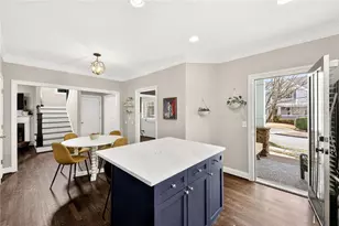 1533 Gilstrap Ln NW, Atlanta, GA 30318 - Photo 10