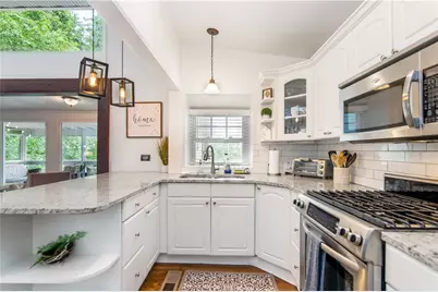 1056 Sky Hawk Mountain Rd, Hiawassee, GA 30546 - Photo 2